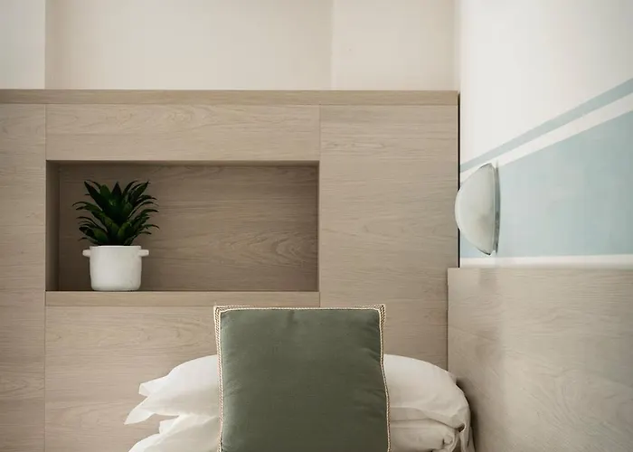 Roxy & 3* تْشيزيناتيكو